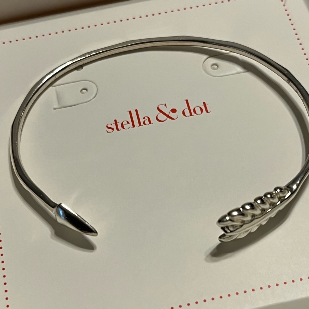 Stella & Dot Gilded Arrow Bangle Bracelet